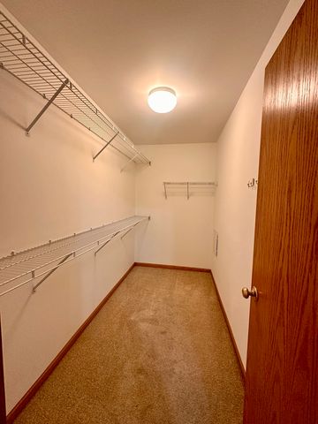 10043 HAVERHILL Lane, Huntley, IL 60142