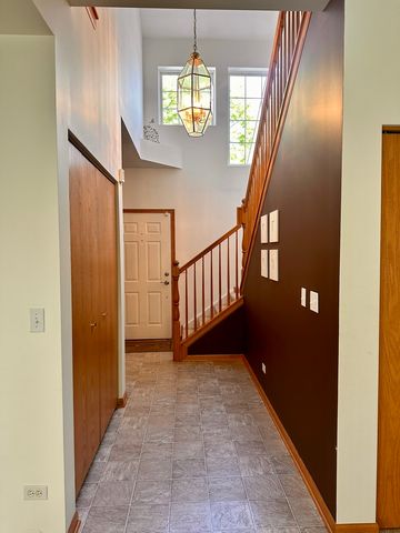 10043 HAVERHILL Lane, Huntley, IL 60142