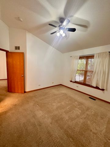 10043 HAVERHILL Lane, Huntley, IL 60142