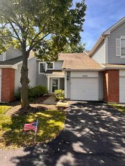 10043 HAVERHILL Lane, Huntley, IL 60142