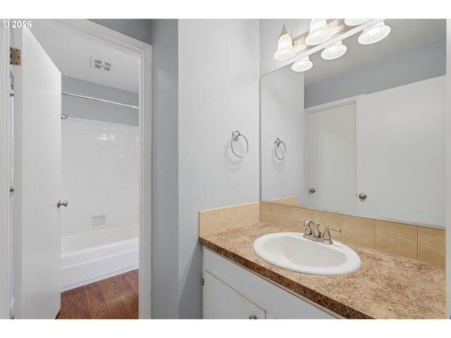 1167 Ne GRANT St A, Hillsboro, OR 97124