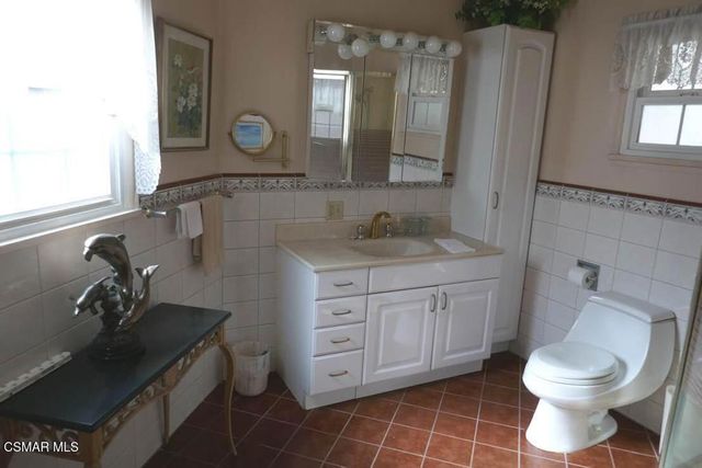 649 N Reese Place, Burbank, CA 91506