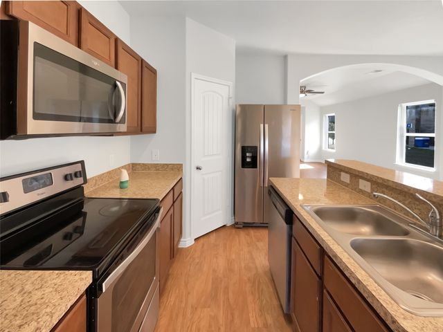 1702 Blue Jay Drive, Ennis, TX 75119