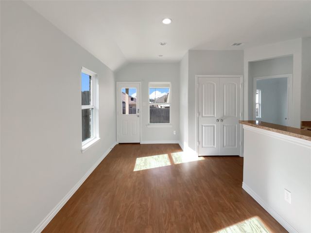 1702 Blue Jay Drive, Ennis, TX 75119