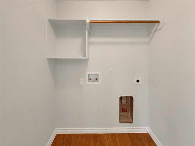 1702 Blue Jay Drive, Ennis, TX 75119