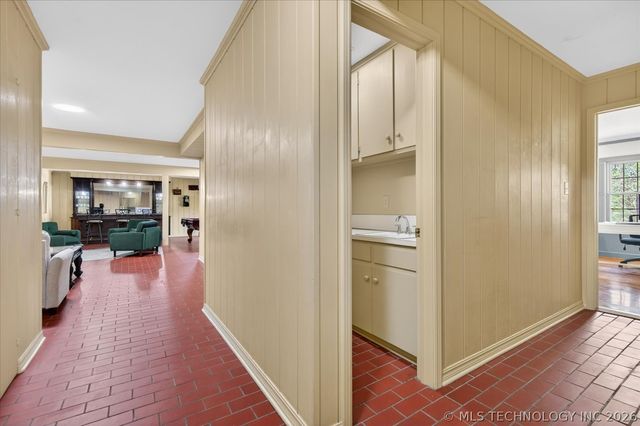 2103 Skyline Drive, Bartlesville, OK 74006
