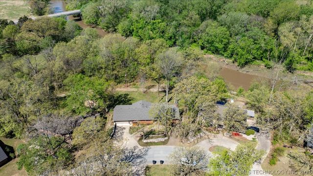 2103 Skyline Drive, Bartlesville, OK 74006