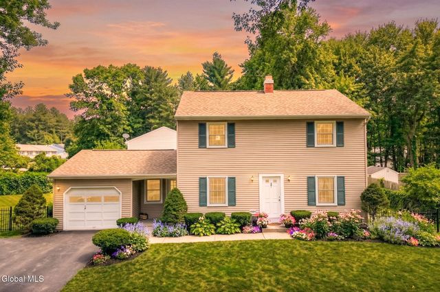 21 Huntwood Drive, Clifton Park, NY 12065