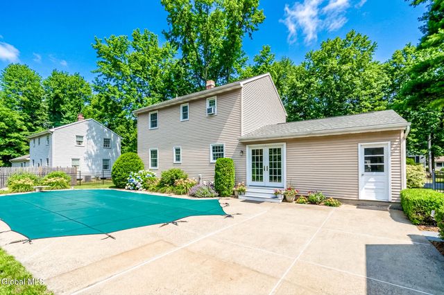 21 Huntwood Drive, Clifton Park, NY 12065