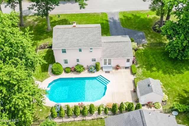 21 Huntwood Drive, Clifton Park, NY 12065