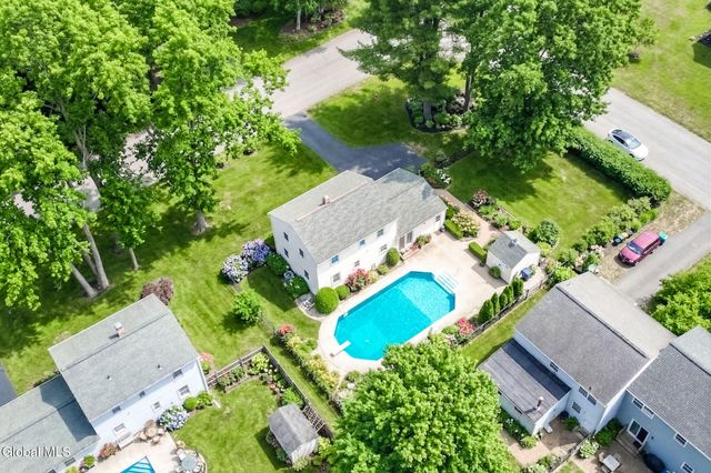 21 Huntwood Drive, Clifton Park, NY 12065