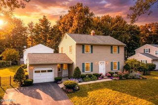21 Huntwood Drive, Clifton Park, NY 12065