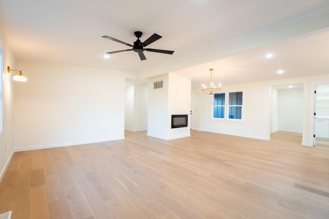 5776 E Farm Road 168, Rogersville, MO 65742