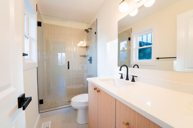 5776 E Farm Road 168, Rogersville, MO 65742