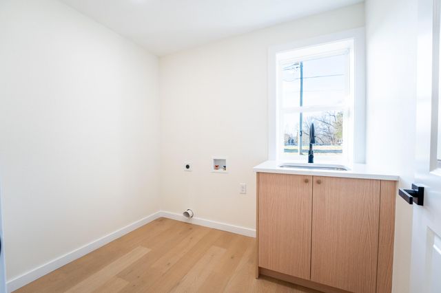 5776 E Farm Road 168, Rogersville, MO 65742