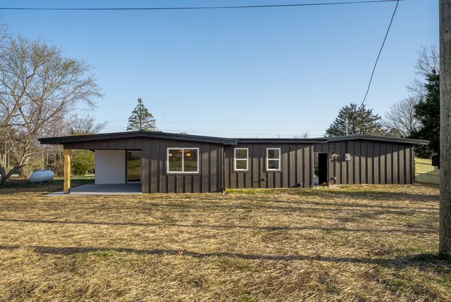 5776 E Farm Road 168, Rogersville, MO 65742