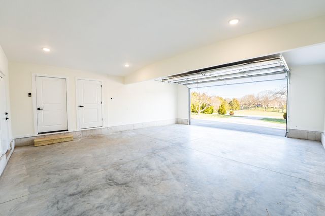 5776 E Farm Road 168, Rogersville, MO 65742