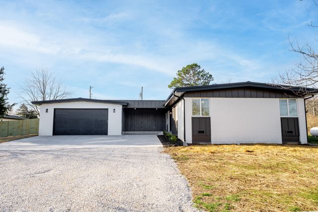 5776 E Farm Road 168, Rogersville, MO 65742