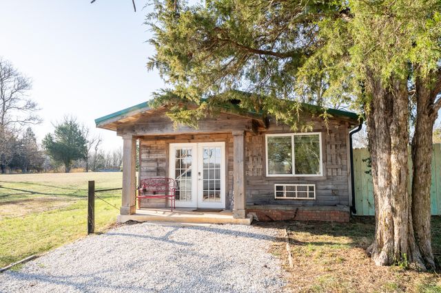 5776 E Farm Road 168, Rogersville, MO 65742