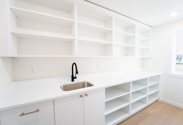 5776 E Farm Road 168, Rogersville, MO 65742