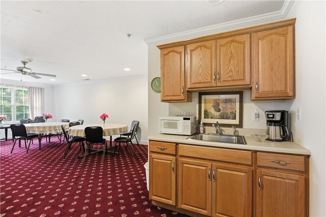 1 Coraopolis Rd 200, Kennedy Twp, PA 15108