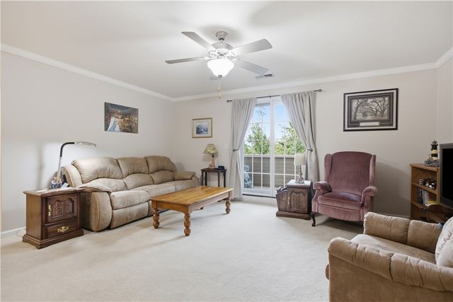 1 Coraopolis Rd 200, Kennedy Twp, PA 15108