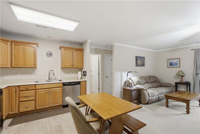1 Coraopolis Rd 200, Kennedy Twp, PA 15108