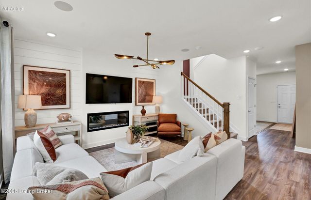 4025 Blackthorn Pl, La Grange, KY 40031