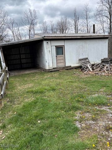 13516 Old Glory Rd, Lore City, OH 43755