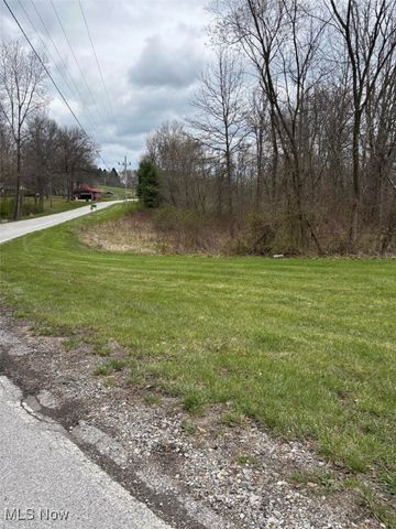 13516 Old Glory Rd, Lore City, OH 43755