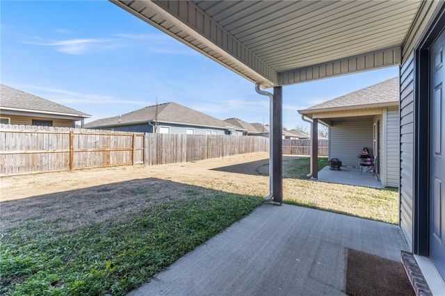 980 E Starling Street, Fayetteville, AR 72701