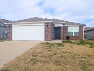 980 E Starling Street, Fayetteville, AR 72701