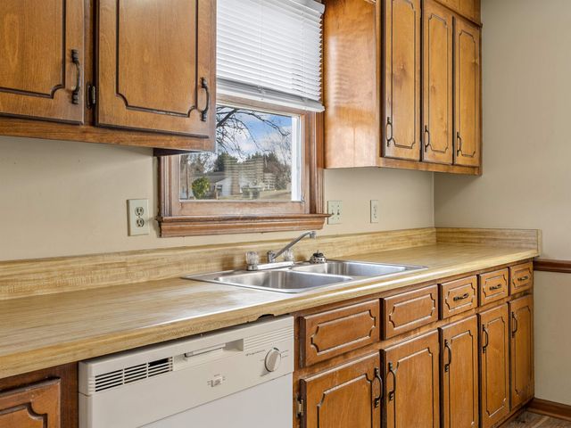 202 Adams Court, Inman, SC 29349