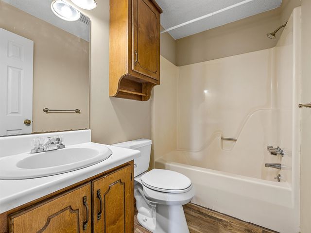 202 Adams Court, Inman, SC 29349