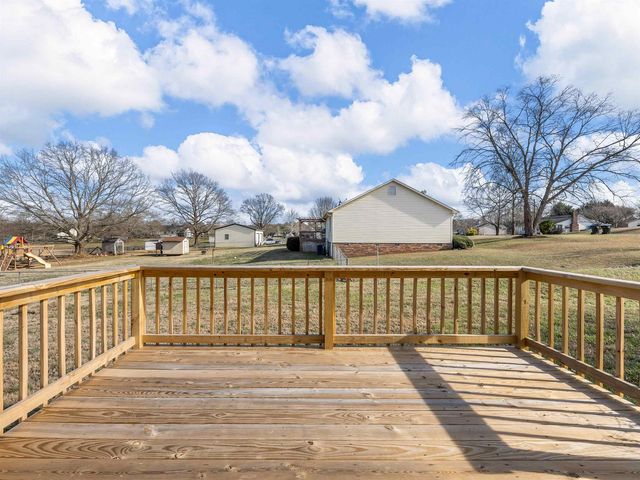 202 Adams Court, Inman, SC 29349