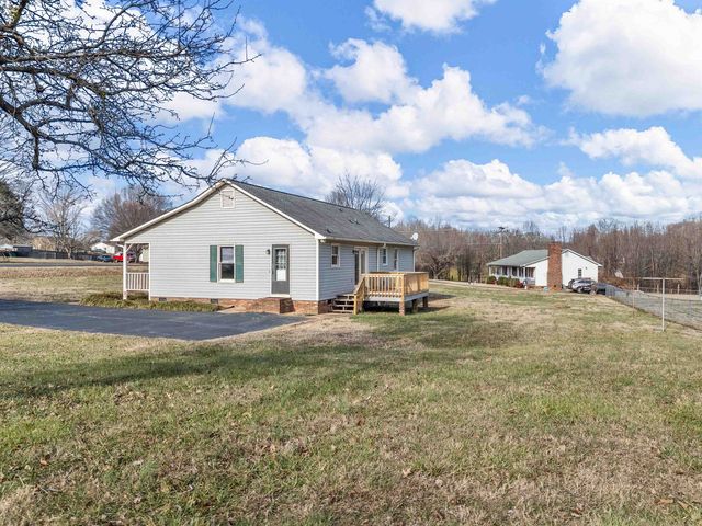 202 Adams Court, Inman, SC 29349