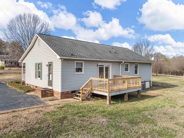 202 Adams Court, Inman, SC 29349