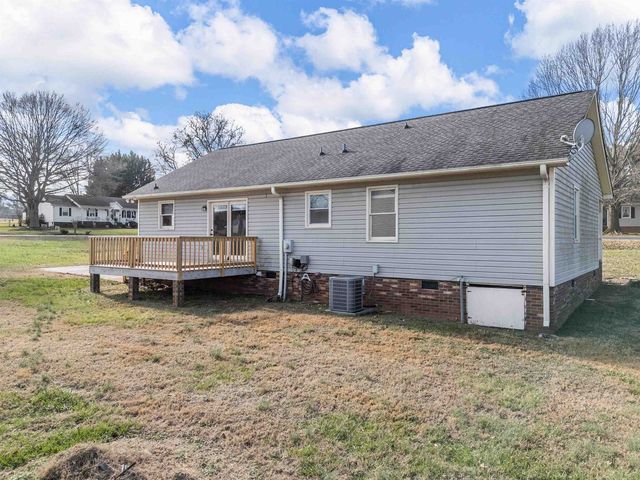 202 Adams Court, Inman, SC 29349