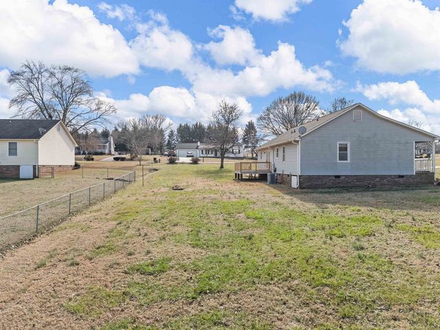 202 Adams Court, Inman, SC 29349