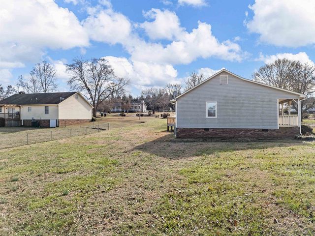 202 Adams Court, Inman, SC 29349