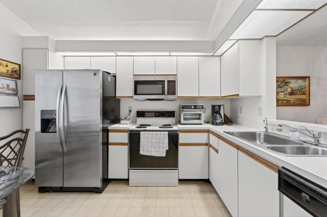 6259 Kings Gate Circle, Delray Beach, FL 33484