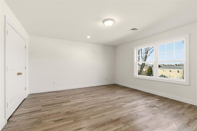 23 Cove Lane, Levittown, NY 11756