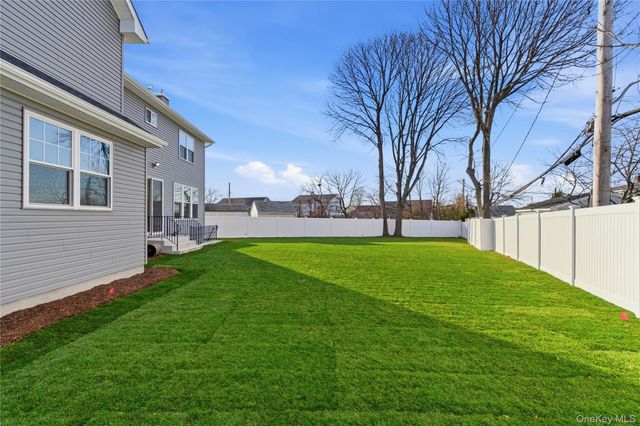 23 Cove Lane, Levittown, NY 11756