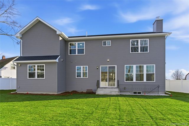 23 Cove Lane, Levittown, NY 11756