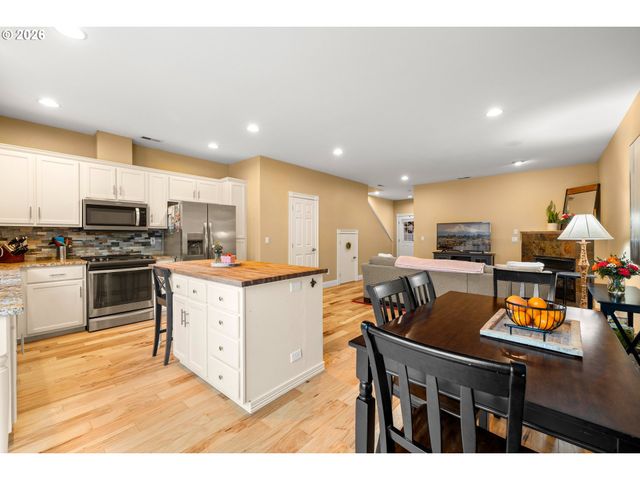 9225 Sw CASCARA Ln, Tualatin, OR 97062