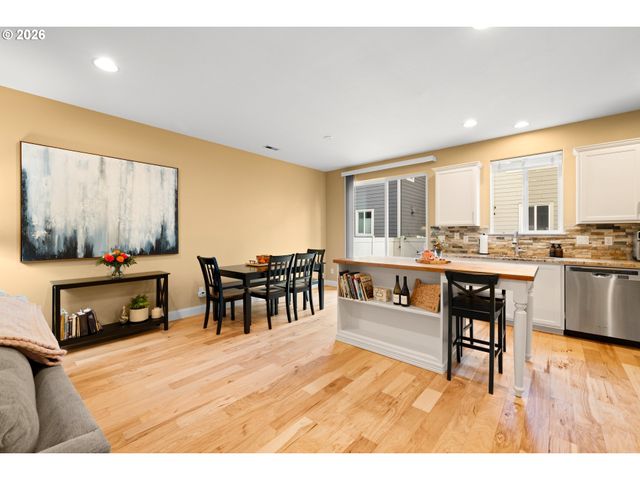 9225 Sw CASCARA Ln, Tualatin, OR 97062