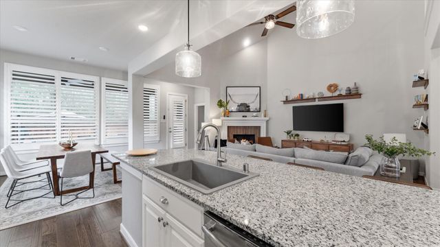 125 Russet Bend Place N, Montgomery, TX 77316