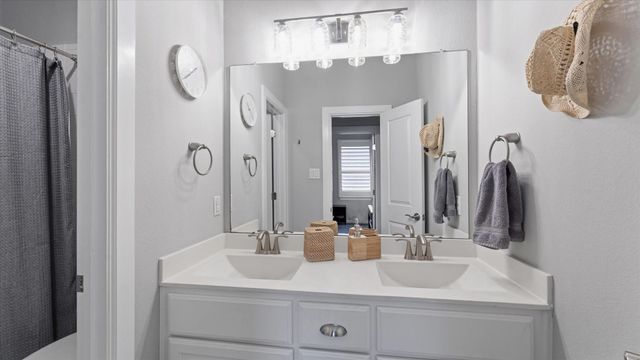 125 Russet Bend Place N, Montgomery, TX 77316