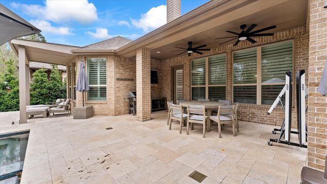 125 Russet Bend Place N, Montgomery, TX 77316
