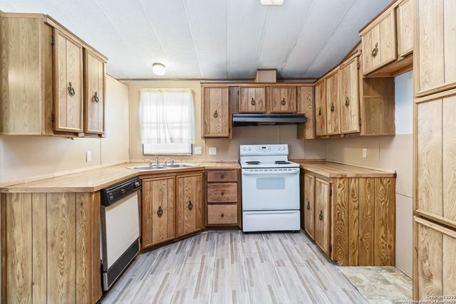 294 Deer Run, Canyon Lake, TX 78133